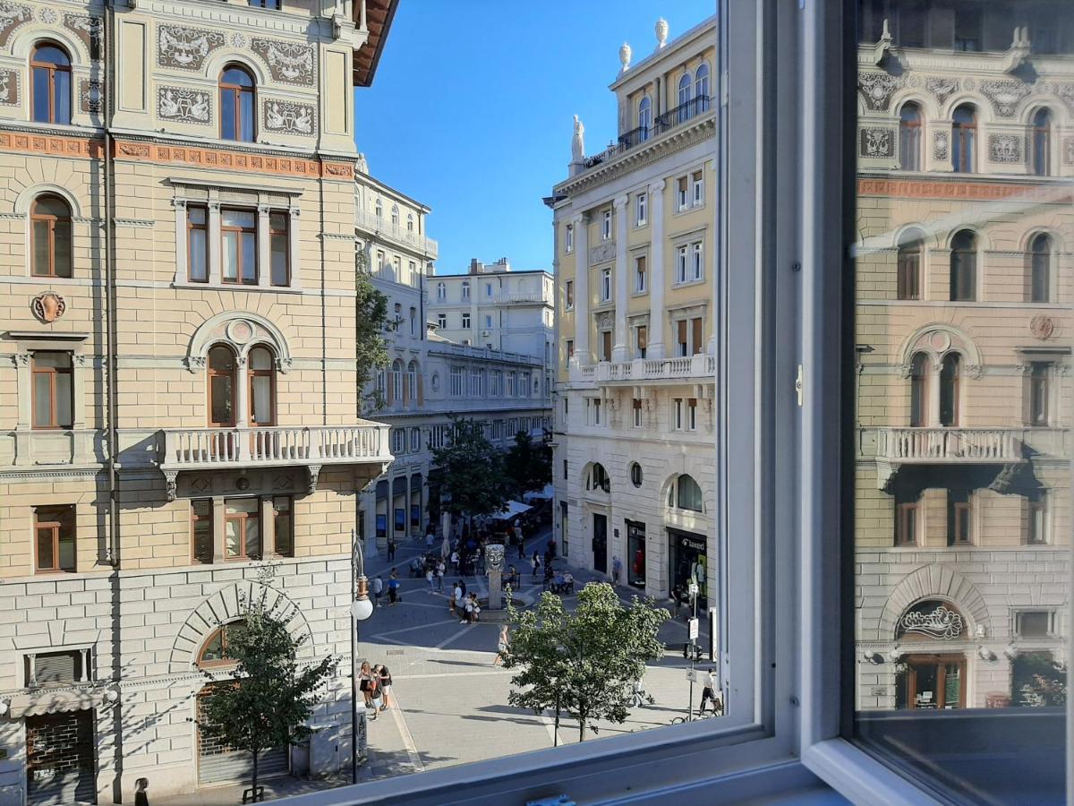 Trieste Center Rooms & Apartments - Fiori Di ترييستي المظهر الخارجي الصورة
