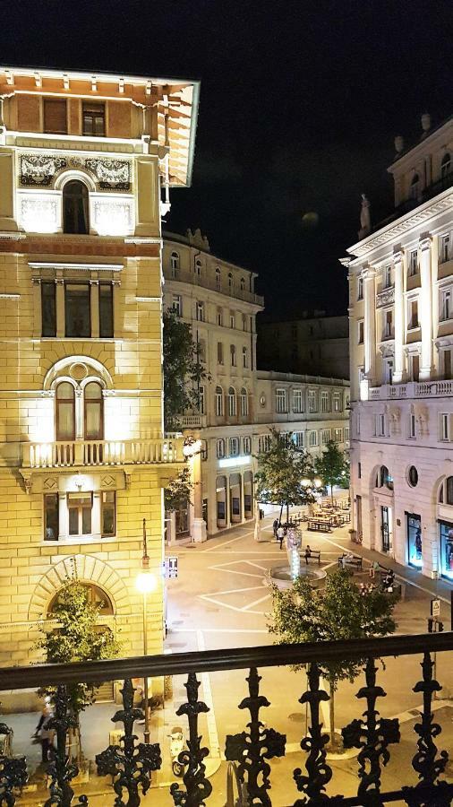 Trieste Center Rooms & Apartments - Fiori Di ترييستي المظهر الخارجي الصورة
